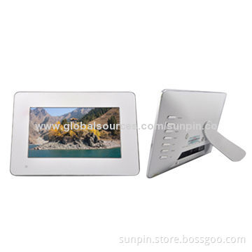 Multifunction Digital Photo Frame with 1,024*600P Resolution